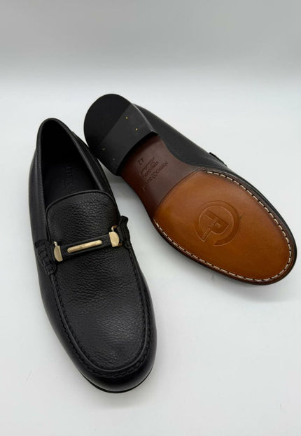 МУЖСКІЯ ЛОФЕРЫ З ЗЕРНІСТАЙ СКУРЫ З АПРАЎКАЙ