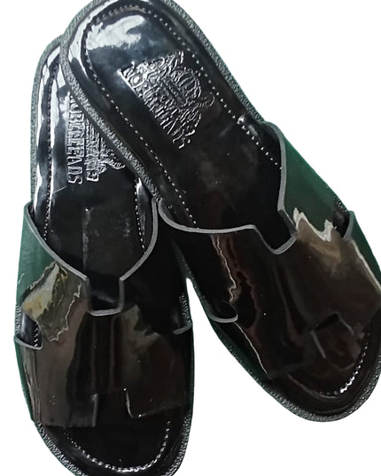 GUYS PATENT LEATHER SLIDES