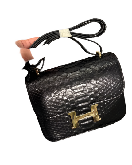 GORGEOUS LADIES HIGH QUALITY LEATHER HANDBAGS.