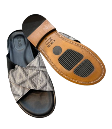 SMART DUDES HIGH QUALITY LEATHER SLIPPERS.