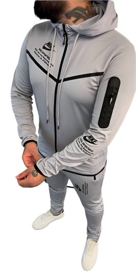 FABULOUSLY MADE NEW SEASON´S GUYS HOODED ACTIVEWEAR SUITS.