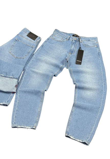 Men's Relaxed Fit Jeans in Light Wash