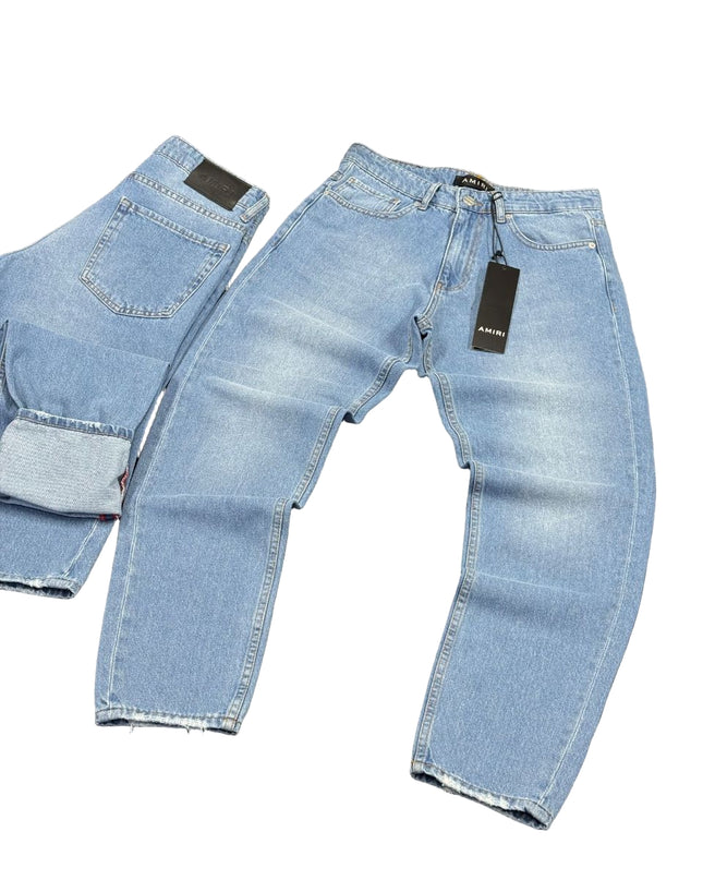 Men's Relaxed Fit Jeans in Light Wash