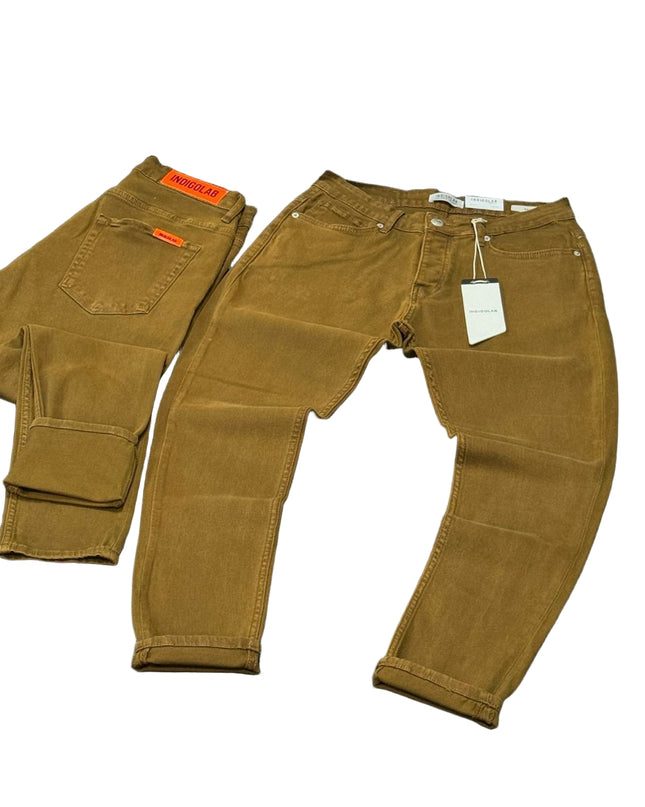 Men's Solid Wash Slim Jeans in Brown