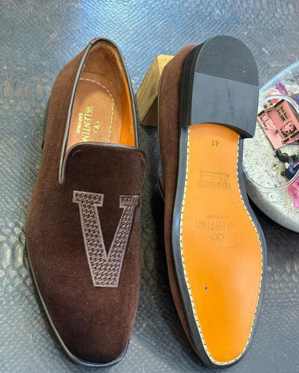 MEN'S V-LOGO SUEDE CORPORATE LOAFERS