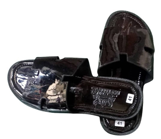 GUYS PATENT LEATHER SLIDES