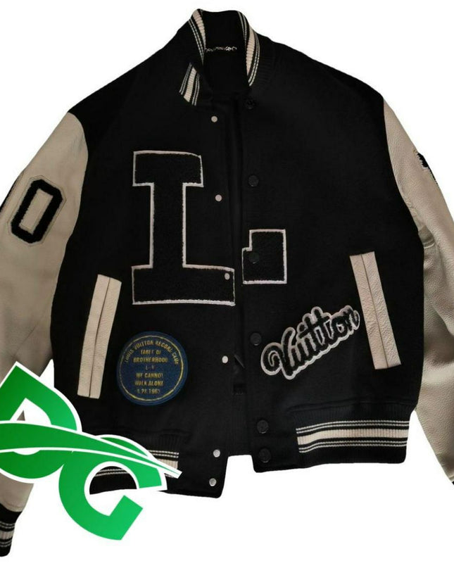 MEN'S VARSITY JACKET WITH A BOLD LETTER