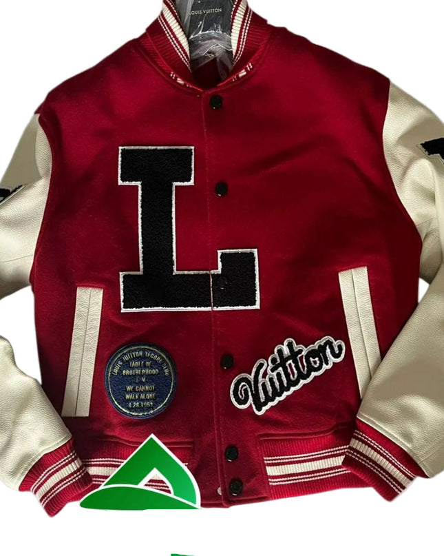 MEN'S VARSITY JACKET WITH A BOLD LETTER